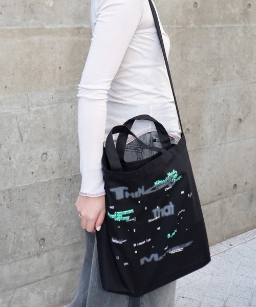 THINGS THAT MATTER（シングス ザット マター）の「CHAOS PRINT TOTE BAG / カオス プリント トート バッグ（トートバッグ・レディース・アイボリー/ブラック・FREE）」の13枚目の写真