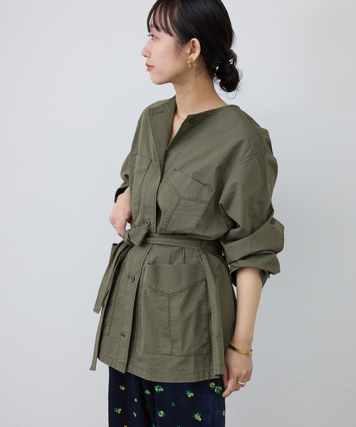 SLOBE IENA（スローブイエナ）の「《追加》ノーカラーサファリブルゾン（その他アウター・レディース・ブラック/カーキ・FREE）」の19枚目の写真