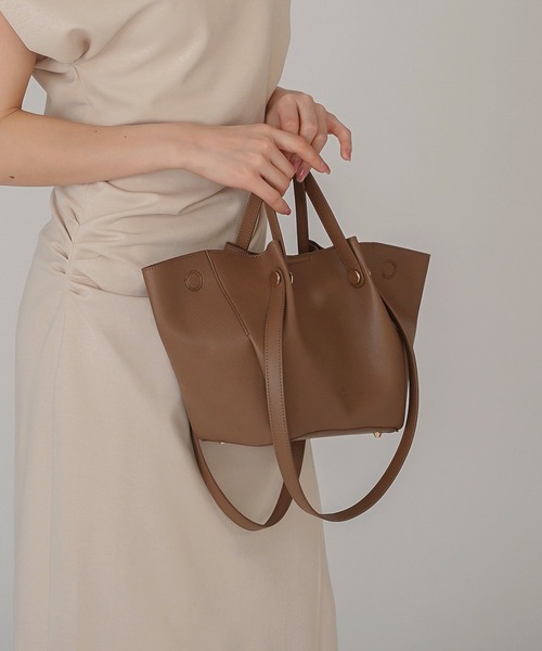 KINO THE KEI（キノザケイ）の「petal shape 2WAY バッグ ( ポーチ付き ) KINO THE KEI（トートバッグ・レディース・ブラック/ダークブラウン・フリー）」の20枚目の写真