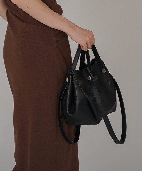 KINO THE KEI（キノザケイ）の「petal shape 2WAY バッグ ( ポーチ付き ) KINO THE KEI（トートバッグ・レディース・ブラック/ダークブラウン・フリー）」の15枚目の写真