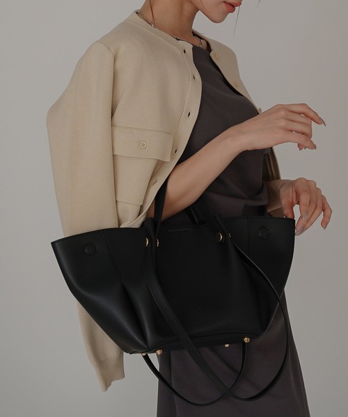 KINO THE KEI（キノザケイ）の「petal shape 2WAY バッグ ( ポーチ付き ) KINO THE KEI（トートバッグ・レディース・ブラック/ダークブラウン・フリー）」の13枚目の写真