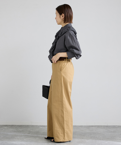 IENA（イエナ）の「ドビーカットワークフリルブラウス（シャツ/ブラウス・レディース・チャコールグレー/ホワイト・FREE）」の14枚目の写真