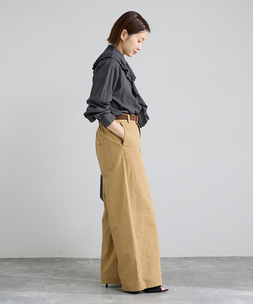 IENA（イエナ）の「ドビーカットワークフリルブラウス（シャツ/ブラウス・レディース・チャコールグレー/ホワイト・FREE）」の16枚目の写真