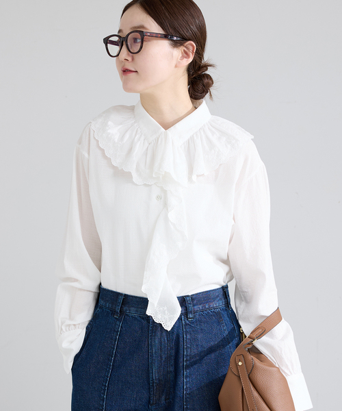 IENA（イエナ）の「ドビーカットワークフリルブラウス（シャツ/ブラウス・レディース・チャコールグレー/ホワイト・FREE）」の19枚目の写真