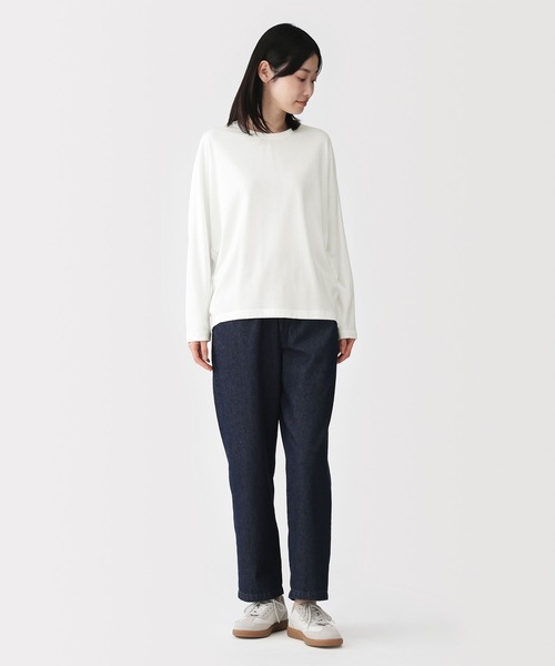 無印良品(ムジルシリョウヒン)の「婦人 なめらか天竺編みクルーネック長袖プルオーバー(Tシャツ/カットソー・レディース・ブラック/オフホワイト/チャコールグレー/ライトイエロー・S/M/L/XL)」の17枚目の写真