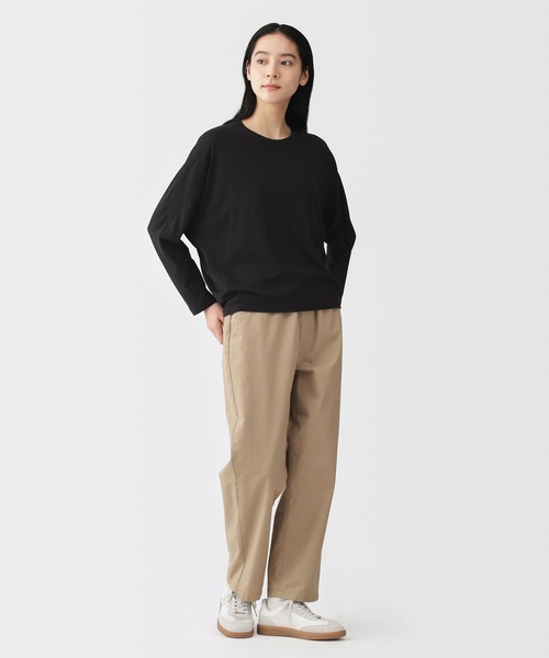 無印良品(ムジルシリョウヒン)の「婦人 なめらか天竺編みクルーネック長袖プルオーバー(Tシャツ/カットソー・レディース・ブラック/オフホワイト/チャコールグレー/ライトイエロー・S/M/L/XL)」の21枚目の写真