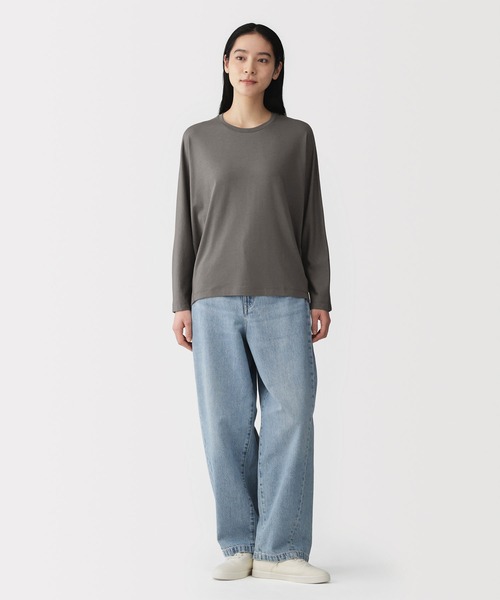 無印良品(ムジルシリョウヒン)の「婦人 なめらか天竺編みクルーネック長袖プルオーバー(Tシャツ/カットソー・レディース・ブラック/オフホワイト/チャコールグレー/ライトイエロー・S/M/L/XL)」の13枚目の写真