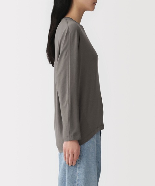 無印良品(ムジルシリョウヒン)の「婦人 なめらか天竺編みクルーネック長袖プルオーバー(Tシャツ/カットソー・レディース・ブラック/オフホワイト/チャコールグレー/ライトイエロー・S/M/L/XL)」の14枚目の写真