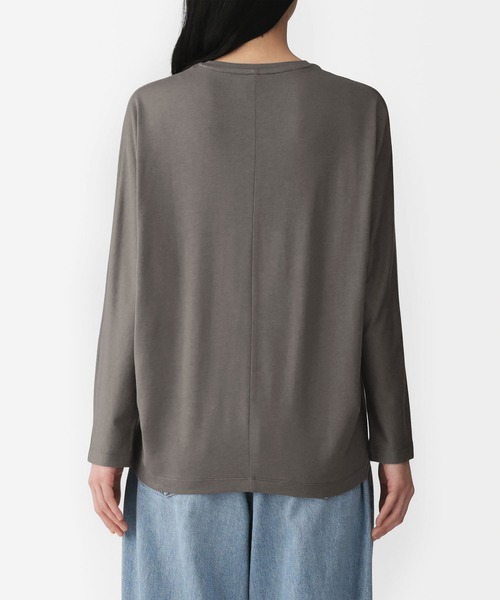 無印良品(ムジルシリョウヒン)の「婦人 なめらか天竺編みクルーネック長袖プルオーバー(Tシャツ/カットソー・レディース・ブラック/オフホワイト/チャコールグレー/ライトイエロー・S/M/L/XL)」の15枚目の写真