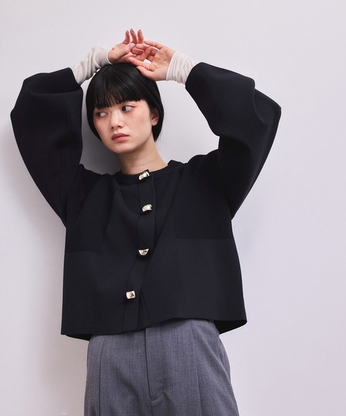 ADAM ET ROPE'（アダムエロペ）の「【WEB限定】・【サステナブル】セレクトネックカーディガン（カーディガン/ボレロ・レディース・オフホワイト/チャコールグレー/ブルー系その他2/ラベンダー/ネイビー/キナリ・FREE）」の5枚目の写真