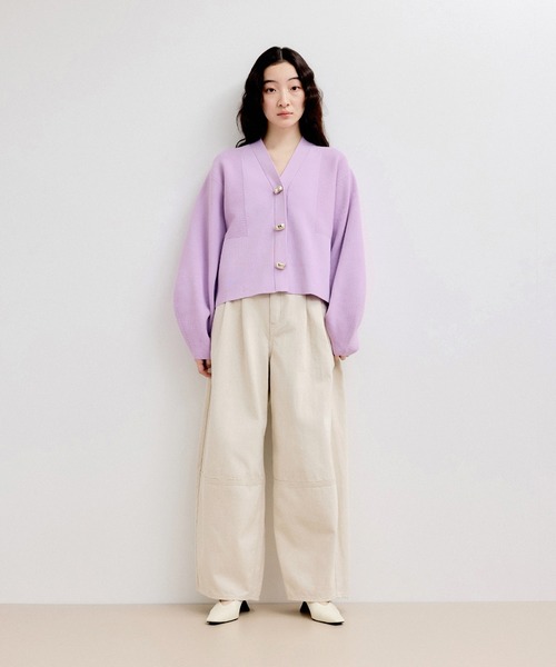 ADAM ET ROPE'（アダムエロペ）の「【WEB限定】・【サステナブル】セレクトネックカーディガン（カーディガン/ボレロ・レディース・オフホワイト/チャコールグレー/ブルー系その他2/ラベンダー/ネイビー/キナリ・FREE）」の12枚目の写真
