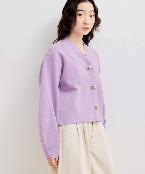 ADAM ET ROPE'（アダムエロペ）の「【WEB限定】・【サステナブル】セレクトネックカーディガン（カーディガン/ボレロ・レディース・オフホワイト/チャコールグレー/ブルー系その他2/ラベンダー/ネイビー/キナリ・FREE）」の20枚目の写真