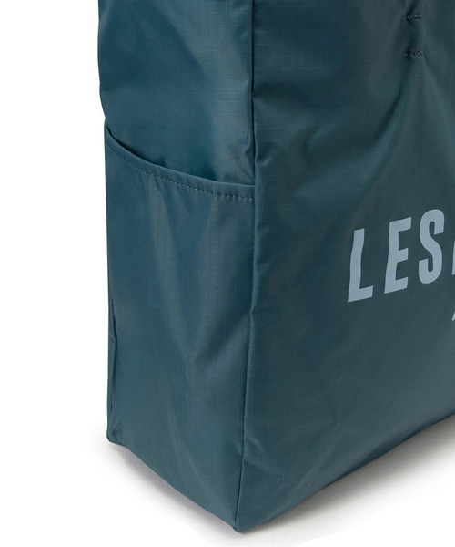 LeSportsac(レスポートサック)の「LARGE 2 WAY TOTE 2ウェイブルーインディゴ/メレンゲ(トートバッグ・レディース・ブルー・FREE)」の8枚目の写真