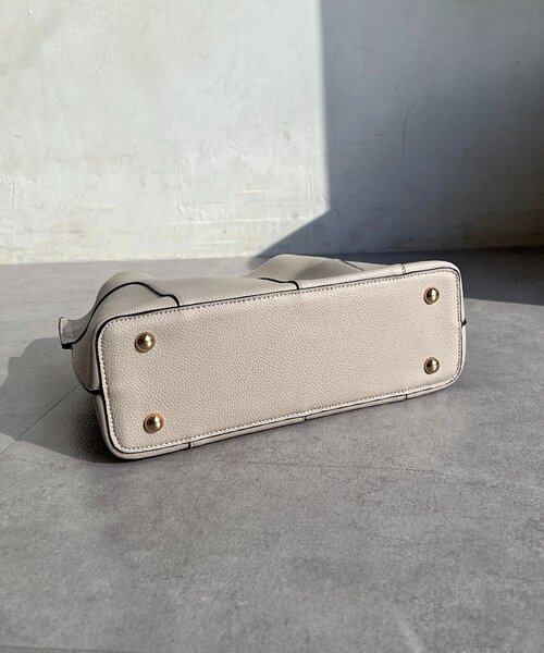 un dix cors（アンディコール）の「フェイクレザーコンパクトバッグ（トートバッグ・レディース・グレー/アイボリー/ブラック・FREE）」の16枚目の写真