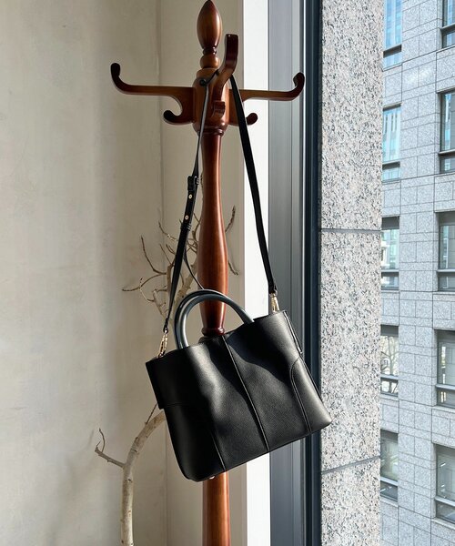 un dix cors（アンディコール）の「フェイクレザーコンパクトバッグ（トートバッグ・レディース・グレー/アイボリー/ブラック・FREE）」の15枚目の写真