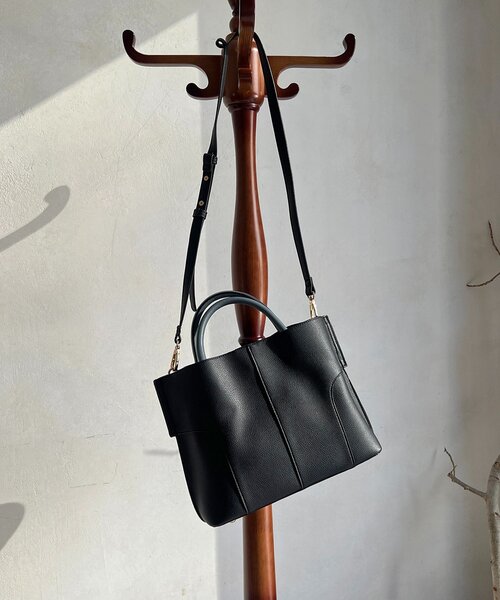 un dix cors（アンディコール）の「フェイクレザーコンパクトバッグ（トートバッグ・レディース・グレー/アイボリー/ブラック・FREE）」の8枚目の写真