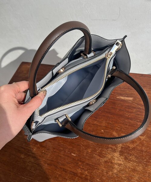 un dix cors（アンディコール）の「フェイクレザーコンパクトバッグ（トートバッグ・レディース・グレー/アイボリー/ブラック・FREE）」の4枚目の写真