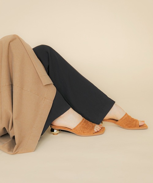 LE VERNIS（ル・ベルニ）の「[LE VERNIS] Metal heel sandals（サンダル・レディース・ブラウン/ブルー/ブラック・24.5/23.5）」の20枚目の写真