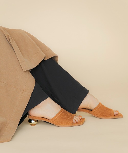 LE VERNIS（ル・ベルニ）の「[LE VERNIS] Metal heel sandals（サンダル・レディース・ブラウン/ブルー/ブラック・24.5/23.5）」の21枚目の写真
