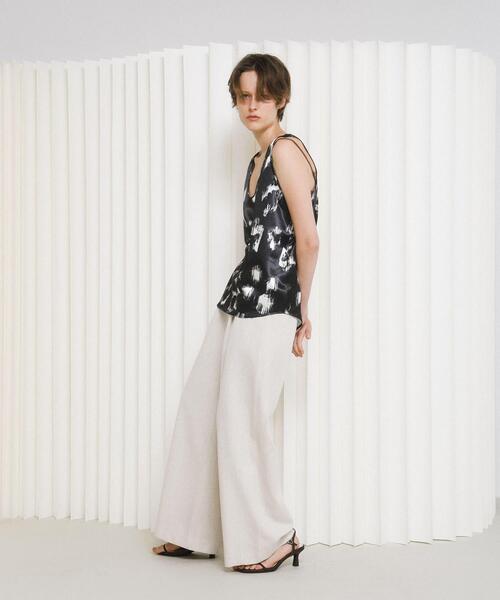 LAATO(ラート)の「black flower blouse(シャツ/ブラウス・レディース・その他1・FREE)」の4枚目の写真
