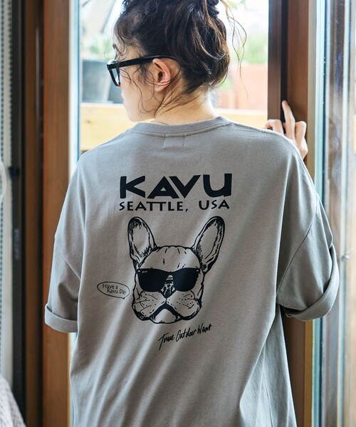 FREAK'S STORE(フリークスストア)の「限定展開 KAVU×FREAK'S STORE カブー 別注 ビッグシルエット バックプリント Tシャツ DOG(Tシャツ/カットソー・メンズ・ホワイト/ピンク/スミクロ/グレイッシュベージュ・LARGE/MEDIUM/SMALL)」の3枚目の写真