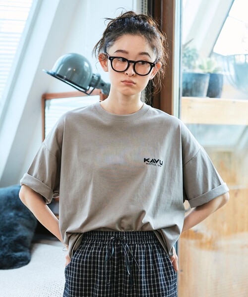 FREAK'S STORE(フリークスストア)の「限定展開 KAVU×FREAK'S STORE カブー 別注 ビッグシルエット バックプリント Tシャツ DOG(Tシャツ/カットソー・メンズ・ホワイト/ピンク/スミクロ/グレイッシュベージュ・LARGE/MEDIUM/SMALL)」の10枚目の写真