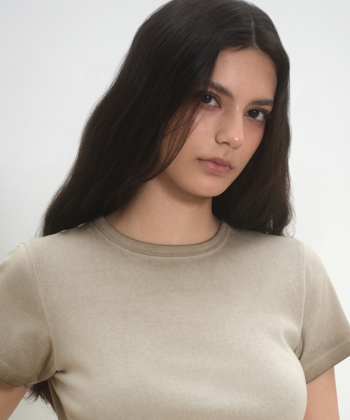 MUSINSA STANDARD WOMAN（ムシンサスタンダードウーマン）の「ウィメンズダーティダイドスリムクルーネックTシャツ[グレーシュベージュ]（Tシャツ/カットソー・レディース・その他・SMALL/MEDIUM/LARGE/X-SMALL）」の4枚目の写真