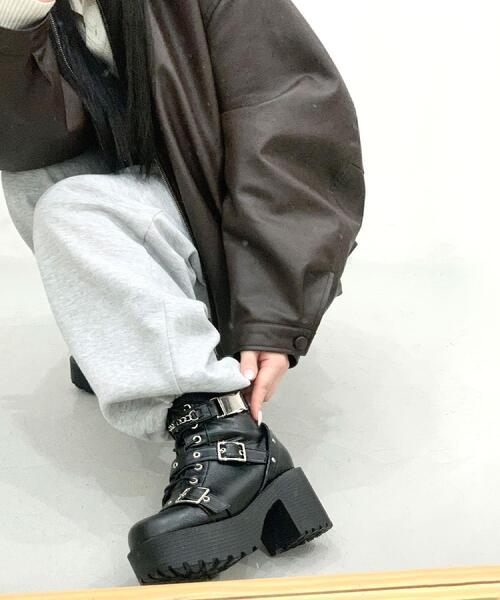 cs T&P(シーエスティーアンドピー)の「厚底ベルト付きブーツ(ブーツ・レディース・ブラック/ピンク系/ワインレッド・M/S/XL/LL/L)」の6枚目の写真