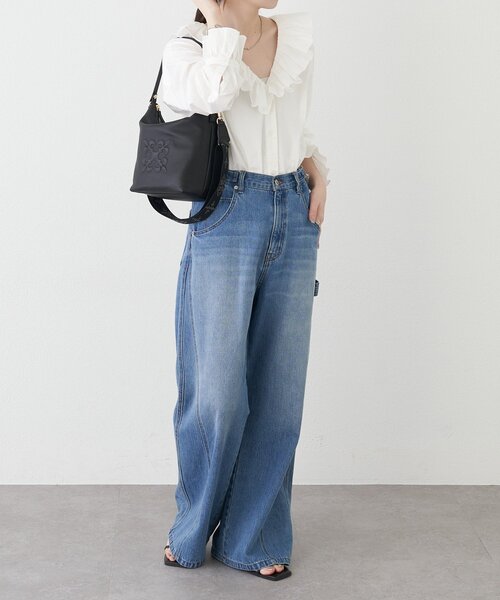 russet(ラシット)の「《WEB限定》スタンダードミニショルダーバッグ <エンボスモノグラム>(ショルダーバッグ・レディース・ブラック/ダークブラウン/ライトグレー・FREE)」の8枚目の写真