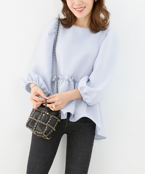 Liala×PG(リアラバイピージー)の「パフスリーブ 8分袖 ペプラム ブラウス Liala×PG(シャツ/ブラウス・レディース・チャコール/ブラック/サックスブルー/ホワイト・S/M)」の4枚目の写真
