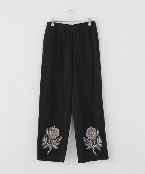 OBEY(オベイ)の「OBEY / オベイ ROSES EMBELLISHED PANT(スウェットパンツ・レディース・ブラック/アイボリー・X-SMALL)」の1枚目の写真