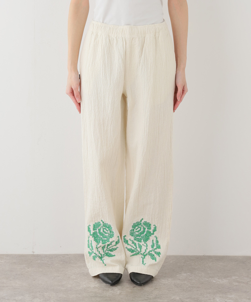 OBEY(オベイ)の「OBEY / オベイ ROSES EMBELLISHED PANT(スウェットパンツ・レディース・ブラック/アイボリー・X-SMALL)」の13枚目の写真