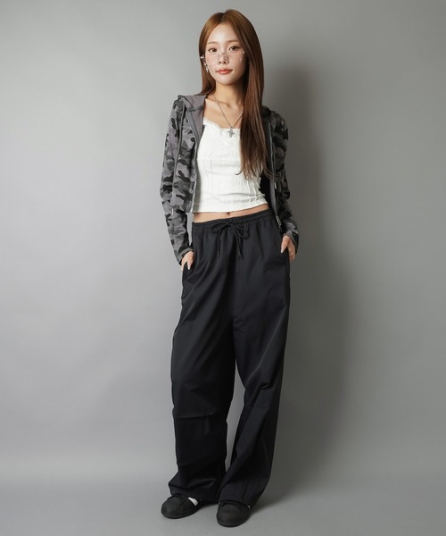 SPINNS（スピンズ）の「レース切り替えキャミソール（キャミソール・レディース・ホワイト/ブラック・ONESIZE）」の17枚目の写真