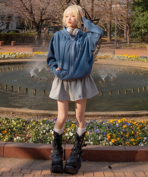FLUKE HOLIC(フロックホリック)の「PIGMENT EMB LOGO CROPPED PARKA(パーカー・レディース・ネイビー/ライトグレー/レッド/ブラック・SMALL/MEDIUM/LARGE)」の12枚目の写真