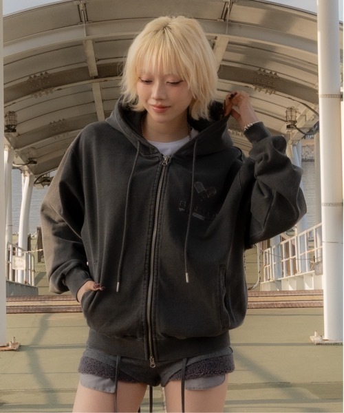 PIGMENT EMB LOGO CROPPED PARKA（パーカー）｜FLUKE HOLIC（フロック