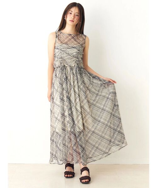 CALNAMUR（カルナムール）の「フリルディテールミュール（サンダル・レディース・レッド/ブラウン・SMALL/MEDIUM/LARGE）」の5枚目の写真