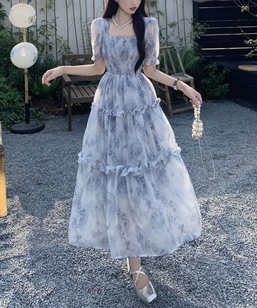 &soiree(アンドソワレ)の「スクエアネックパフスリーブ花柄半袖ワンピース(ワンピース・レディース・サックスブルー・SMALL/MEDIUM/LARGE/X-LARGE)」の2枚目の写真