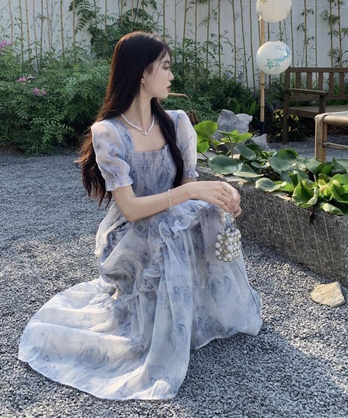 &soiree(アンドソワレ)の「スクエアネックパフスリーブ花柄半袖ワンピース(ワンピース・レディース・サックスブルー・SMALL/MEDIUM/LARGE/X-LARGE)」の5枚目の写真