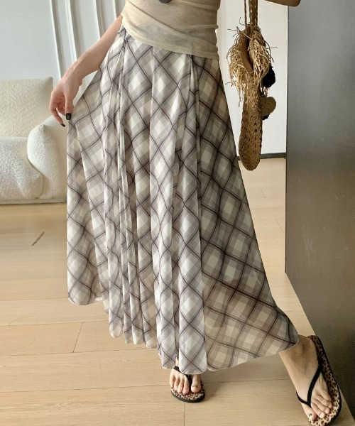 &soiree(アンドソワレ)の「アソート柄シアーフレアスカート(スカート・レディース・ブラウン/グレー・SMALL/MEDIUM/LARGE/X-LARGE)」の2枚目の写真