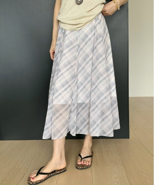 &soiree(アンドソワレ)の「アソート柄シアーフレアスカート(スカート・レディース・ブラウン/グレー・SMALL/MEDIUM/LARGE/X-LARGE)」の3枚目の写真