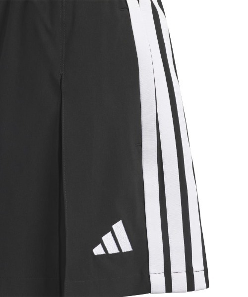 adidas(アディダス)の「アディダス adidas ストレッチ ウーブン ルーズフィット スコート(その他パンツ・キッズ・ブラック・120cm/130cm/140cm/150cm/160cm)」の3枚目の写真