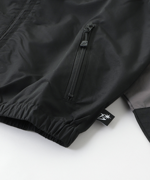 BOTT(ボット)の「BoTT / ボット RAGLAN TRACK JACKET(ナイロンジャケット・メンズ・ブラック/グレー・LARGE/MEDIUM/SMALL)」の17枚目の写真
