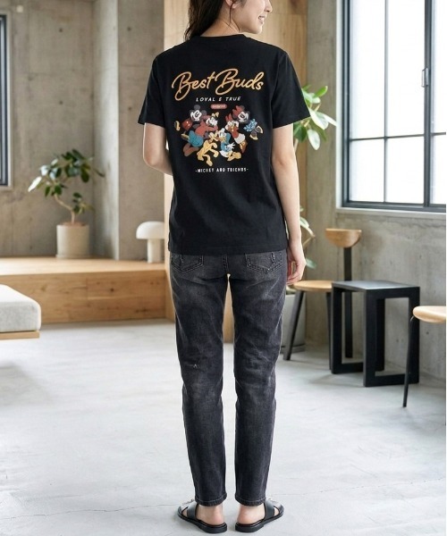 Disney(ディズニー)の「【DISNEY/ディズニー】ミッキーマウス・ミニーマウス プリント半袖Tシャツ MICKEY AND FRIENDS(Tシャツ/カットソー・レディース・ピンク/グリーン/ブラック/クリーム・LARGE/MEDIUM)」の16枚目の写真