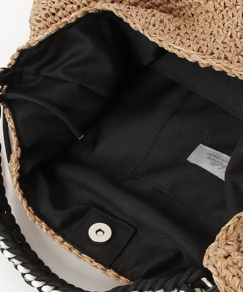 fredy emue（フレディエミュ）の「パラコードハンドルクロッシェトート（ショルダーバッグ・レディース・ブラウン/ベージュ・FREE）」の5枚目の写真