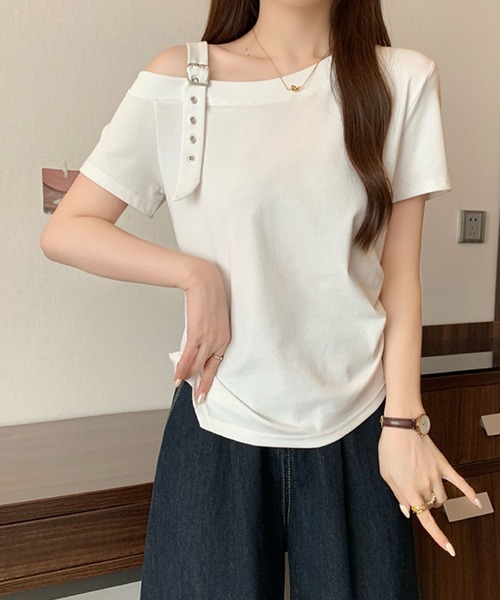 2ly2(トゥーリートゥー)の「ワンショルダーベルトデザインTシャツ(Tシャツ/カットソー・レディース・ブラック系その他/ブラック/ホワイト・FREE)」の19枚目の写真