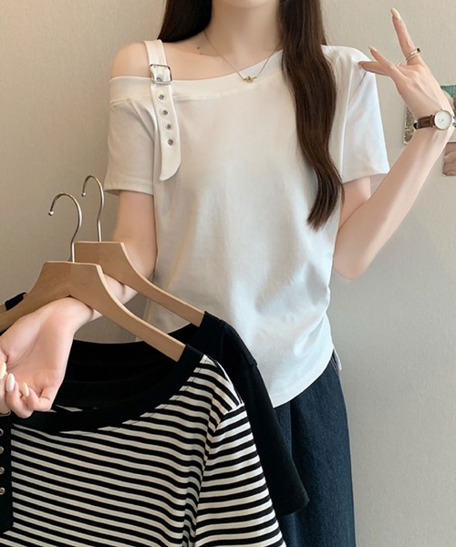 2ly2(トゥーリートゥー)の「ワンショルダーベルトデザインTシャツ(Tシャツ/カットソー・レディース・ブラック系その他/ブラック/ホワイト・FREE)」の16枚目の写真