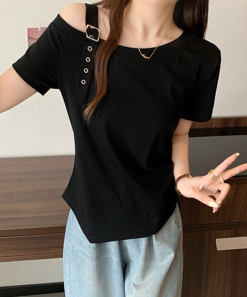 2ly2(トゥーリートゥー)の「ワンショルダーベルトデザインTシャツ(Tシャツ/カットソー・レディース・ブラック系その他/ブラック/ホワイト・FREE)」の15枚目の写真