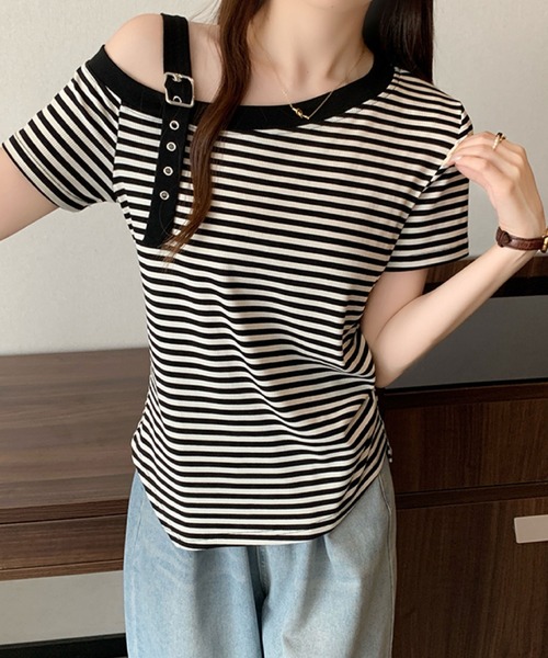 2ly2(トゥーリートゥー)の「ワンショルダーベルトデザインTシャツ(Tシャツ/カットソー・レディース・ブラック系その他/ブラック/ホワイト・FREE)」の10枚目の写真
