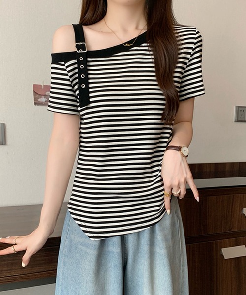 2ly2(トゥーリートゥー)の「ワンショルダーベルトデザインTシャツ(Tシャツ/カットソー・レディース・ブラック系その他/ブラック/ホワイト・FREE)」の9枚目の写真