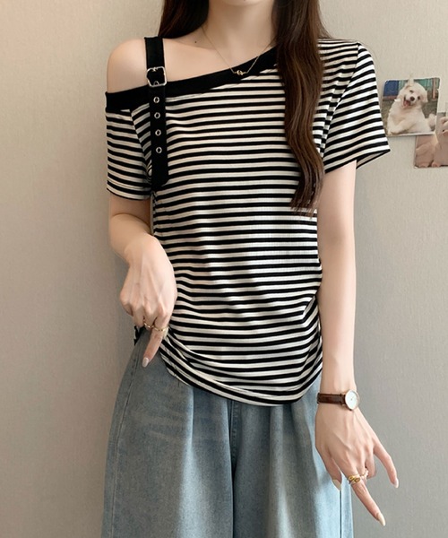 2ly2(トゥーリートゥー)の「ワンショルダーベルトデザインTシャツ(Tシャツ/カットソー・レディース・ブラック系その他/ブラック/ホワイト・FREE)」の6枚目の写真
